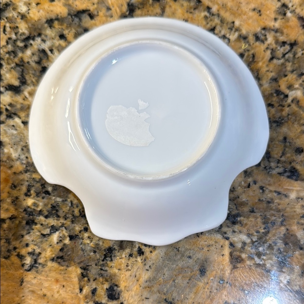 Floral Shell-Shaped Dish - Picture 2 of 2